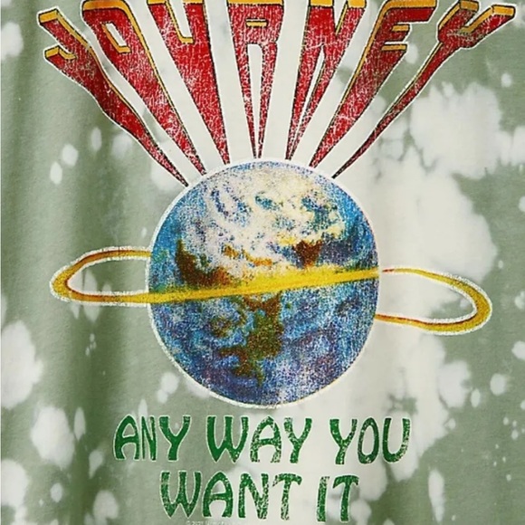 Torrid Vinyl Icons Journey V-Neck Tee. Size 2 (18/20) - Picture 3 of 5